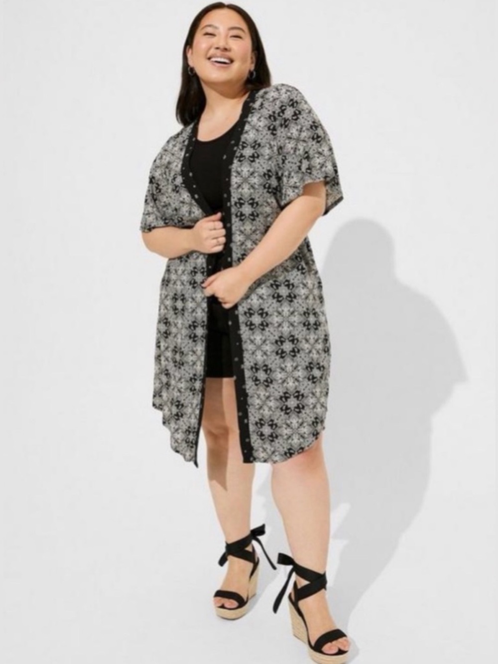NWT Torrid Challis Dolman Shirttail Kimono Size 1X Black White Short Sleeve